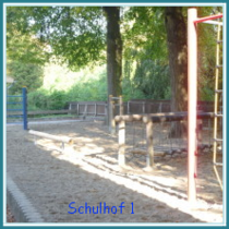 Schulhof 1